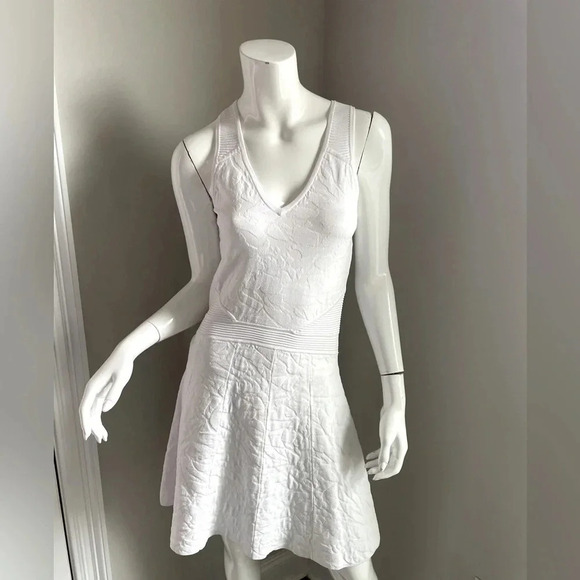 Parker Dresses & Skirts - Parker Roosevelt white textured knit/stretch dress NWT.   Size M
